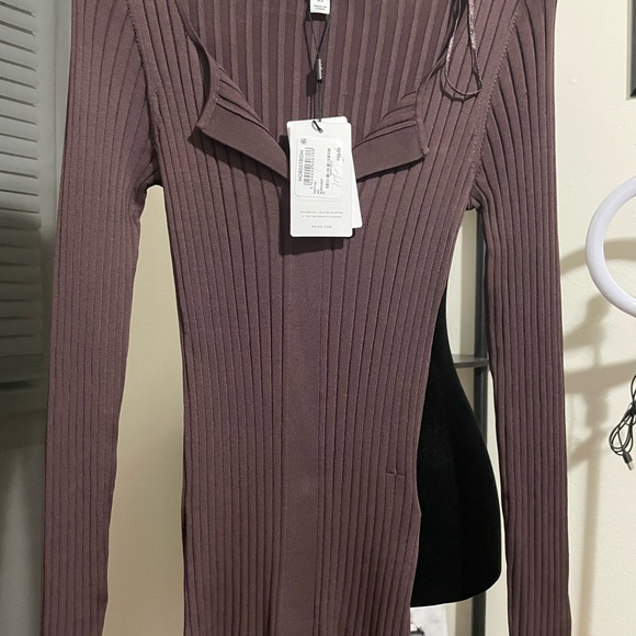 Reiss Monica Rib Split Neck Top in Burgundy - Picture 3 of 5